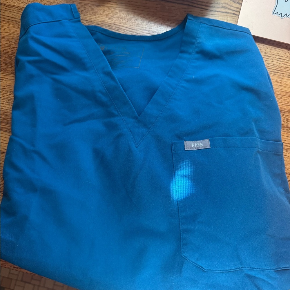 Figs teal top